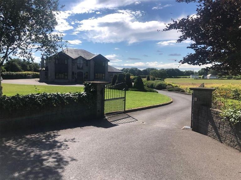 Luxurious 4 Bed at Cahir and Cashel - B&B Whiteland Cross Roads