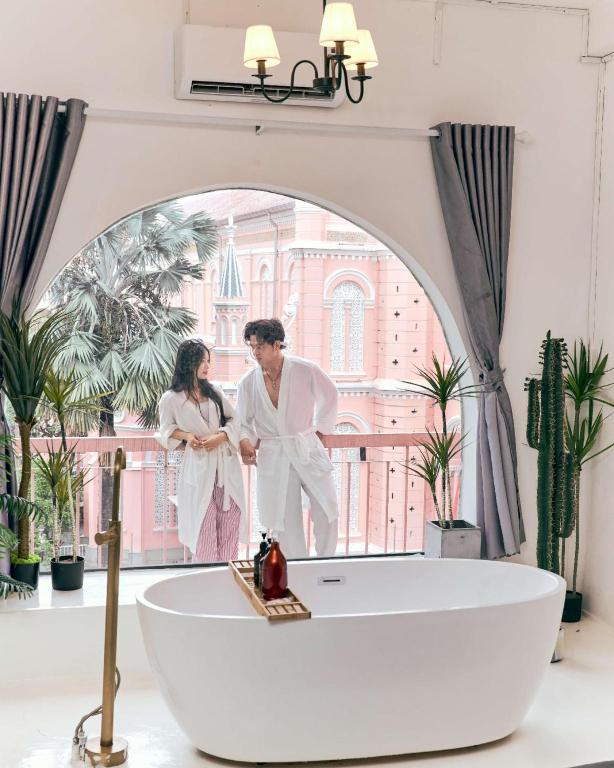 OMG Pink Church Homestay - Bathtub & Netflix Studio - Ferienwohnung Ho-Chi-Minh-Stadt