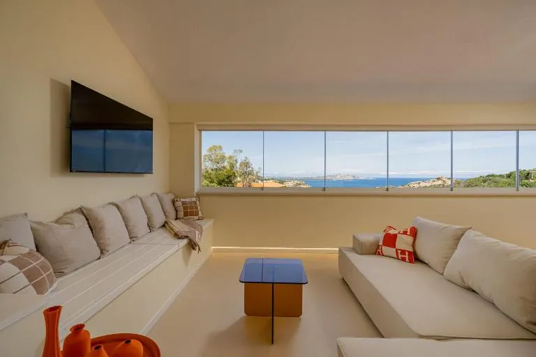 New House Design with Sea View 5 min Porto Cervo - B&B Baja Sardinia
