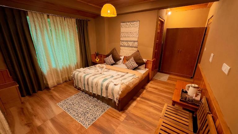 Khwaabgaah-A Boutique Homestay & Cafe - Tirthan Valley - Ferienwohnung Banjār