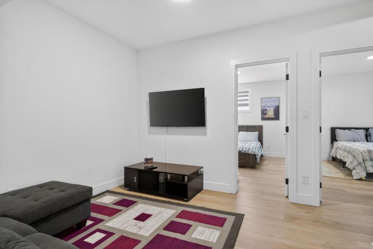 Spacious 2 Bedroom Suite in Gorman, Edmonton, Canada - B&B Edmonton