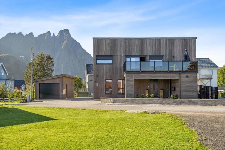Moderne hus midt i Lofoten - Ferienwohnung Ballstad