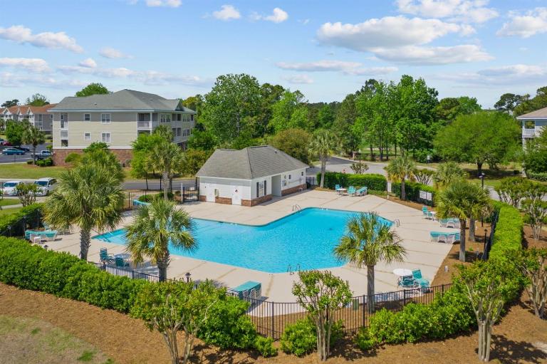 Ground Floor 2BR Barefoot Resort Condo in Ironwood - B&B Myrtle Beach