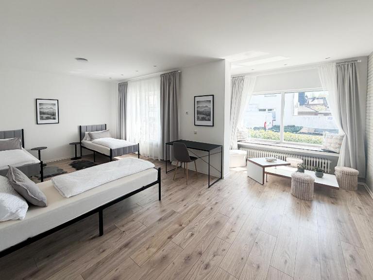 Moderne Wohnung für 6 Personen-WLAN-Vollausgestattet - B&B Enger