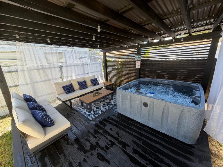 Welcome to Miami! JACUZZI SLEEPS 11 - Ferienwohnung Miami