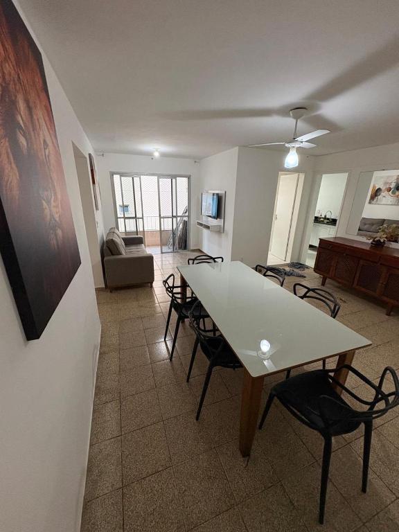 Excelente Apto com elevador, suíte, na quadra do mar na Praia do Morro, Bem ventilado e Equipado com utensílios para sua comodidade - Ferienwohnung Guarapari