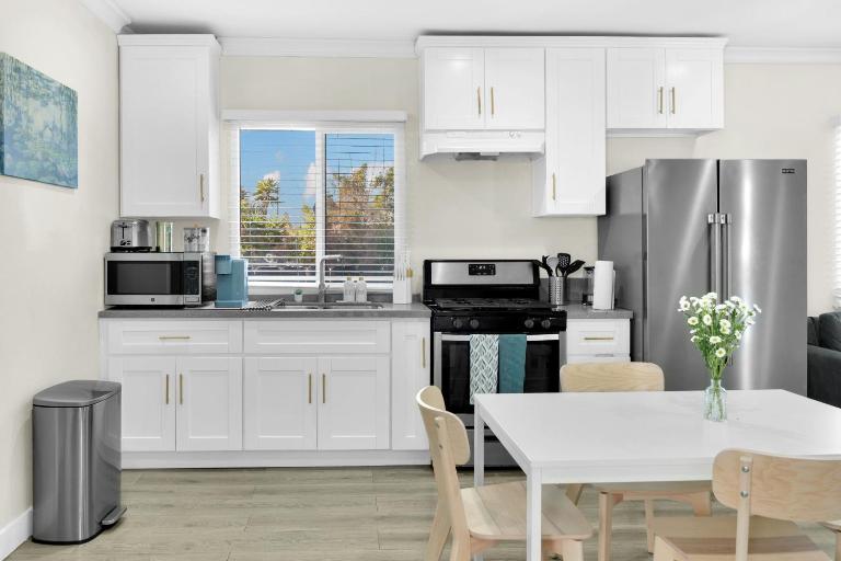 Modern Cozy Stylish Home AC WasherDryer Parking 3 minutes to Balboa Park - B&B San Diego
