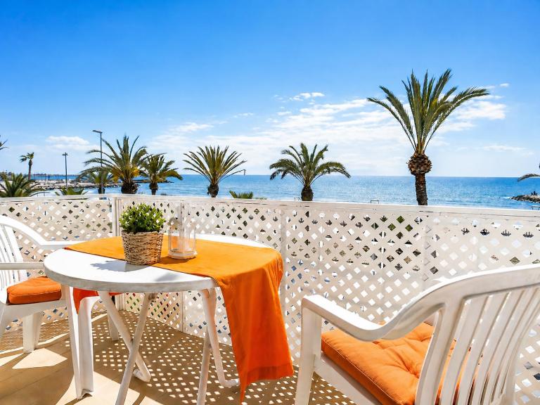 Liliane Apartment - B&B Sitges