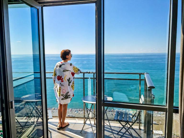 2BR Beachfront Luxury Suite with Panoramic Sea Views - B&B Batumi