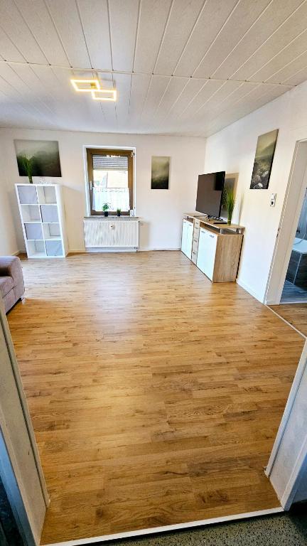 80qm Apartment mit 3 Schlafzimmern großem Balkon in Melsungen-Schwarzenberg MwST ausweisbar - Bed and Breakfast Melsungen