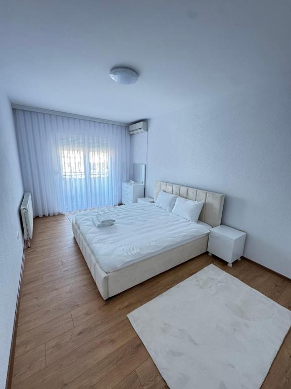 Reinas Apartment - Ferienwohnung Prizren