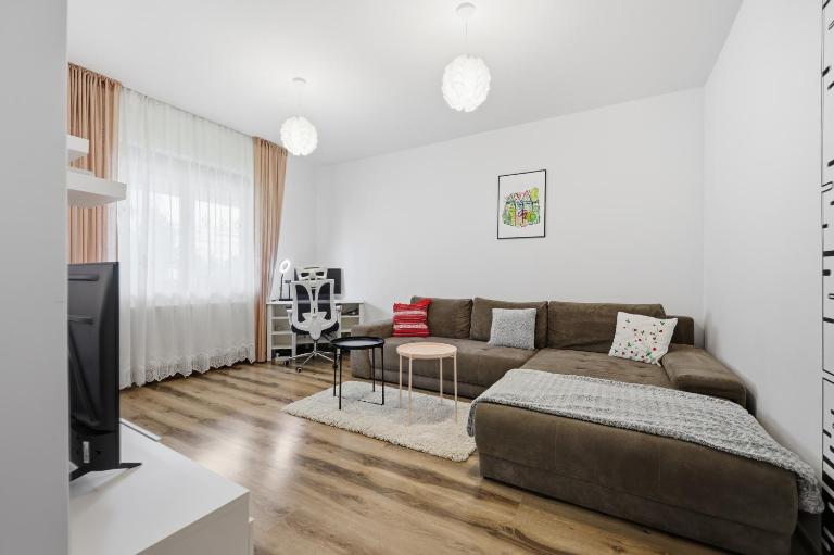 Metalurgiei 1 BDR & huge sofa with free parking - B&B Bucarest