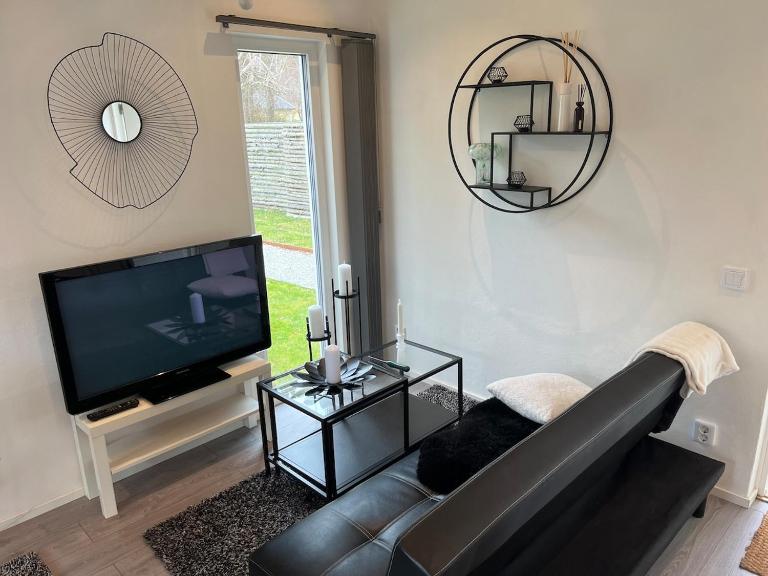 Granat's Gästehouse - Ferienwohnung Höllviken