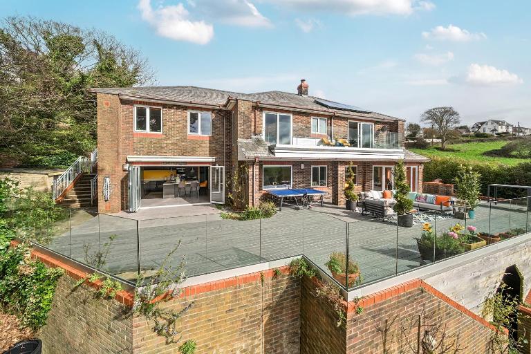 Torbrook House Instow Fantastic Estuary Views, Sun Deck & 5 Bedrooms - Bed and Breakfast Instow