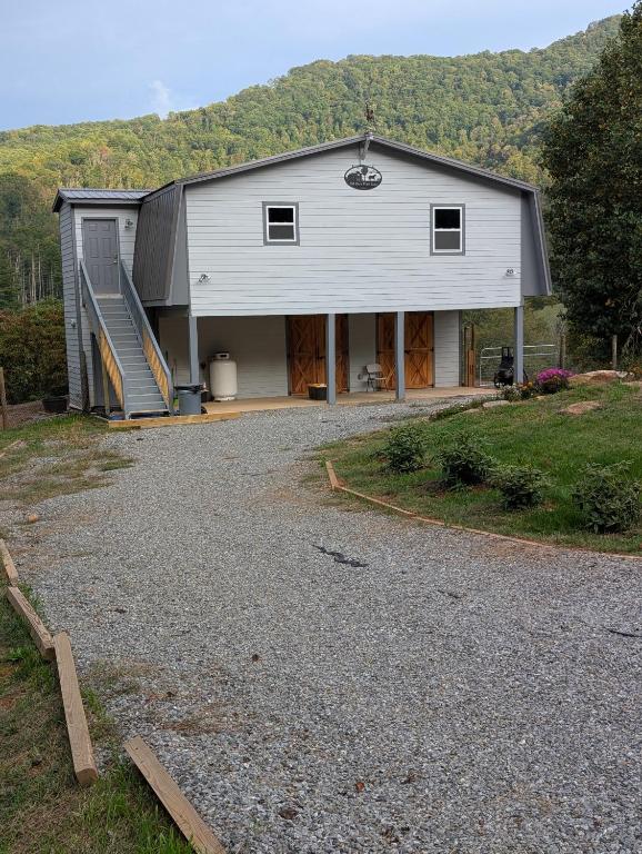 Barn Guest House - B&B Waynesville