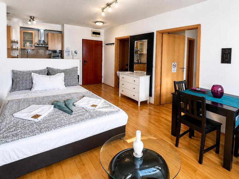 City center apartment with balcony - B&B Budapest