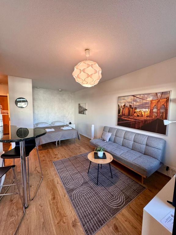 Kotimaailma Apartments - Saunallinen keskusta-studio - Suvantokatu - B&B Tampere