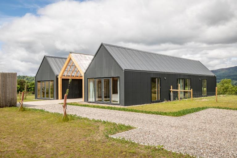 Upper Lochlane, Modern Barn and Winter Garden - B&B Crieff