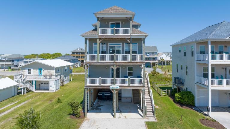 Walk to Beach 4 BR with Hot Tub and Elevator - Chambres d'hôtes Surf City