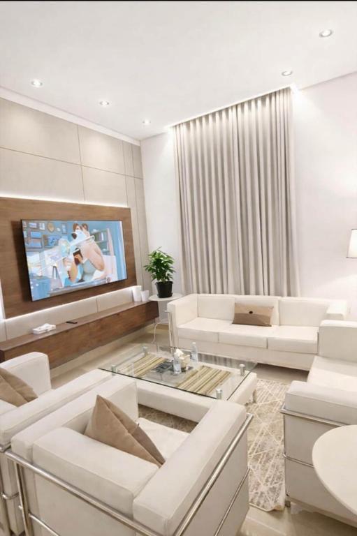 شقة أنيقة جديدة 3 غرف نوم ودخول ذاتي Dahrat Laban - Ferienwohnung Riad
