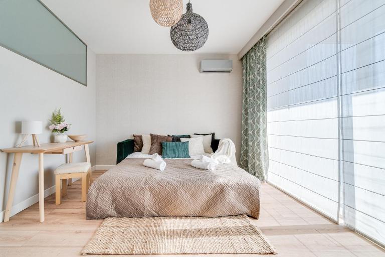 Jutrzenki 68a - dwupokojowy apartament z balkonem, parking - Wrocław - Fair Rentals - B&B Breslavia
