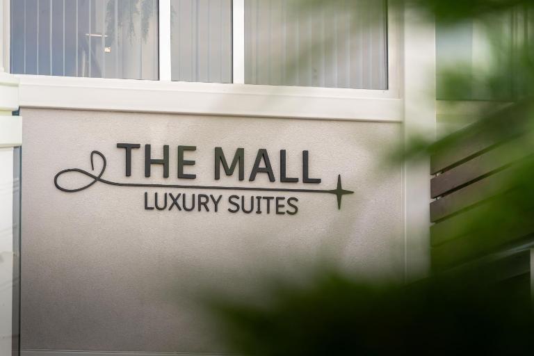 The Mall Luxury Suites - Chambres d'hôtes Níkiti