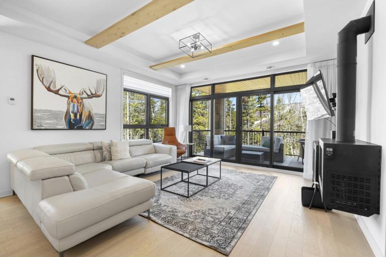 3bdrs w Pool and Sauna near Village - Ferienwohnung Mont-Tremblant