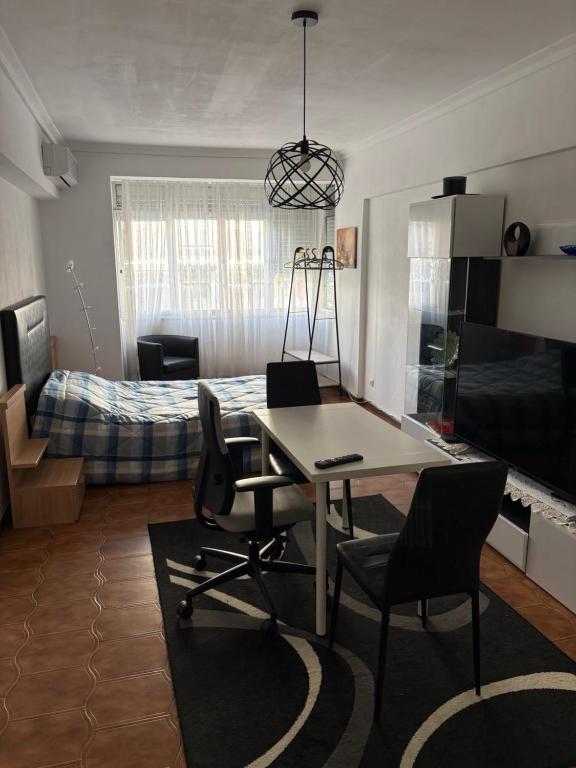 Quarto de Casal Acolhedor - B&B Laranjeiro