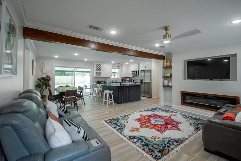 The Peaceful House -Spacious NEW Home near I-12 - B&B Baton Rouge