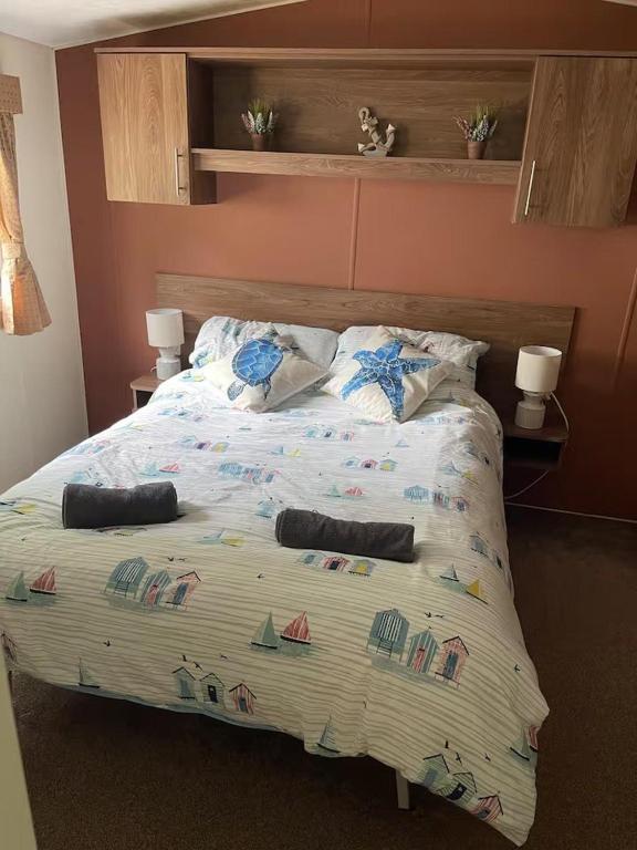 Cabin Sleeps 6 with Garden and Pets Welcome - Chambres d'hôtes Cowes