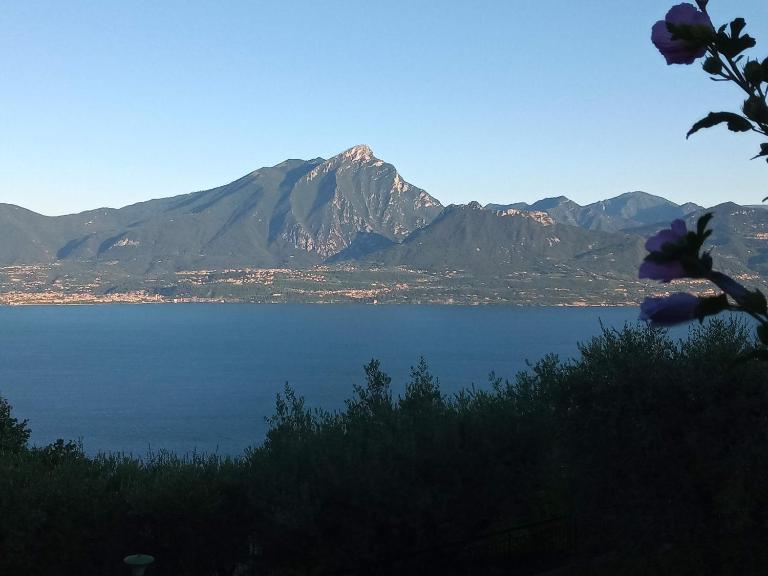 Punta sul Garda - B&B Torri del Benaco
