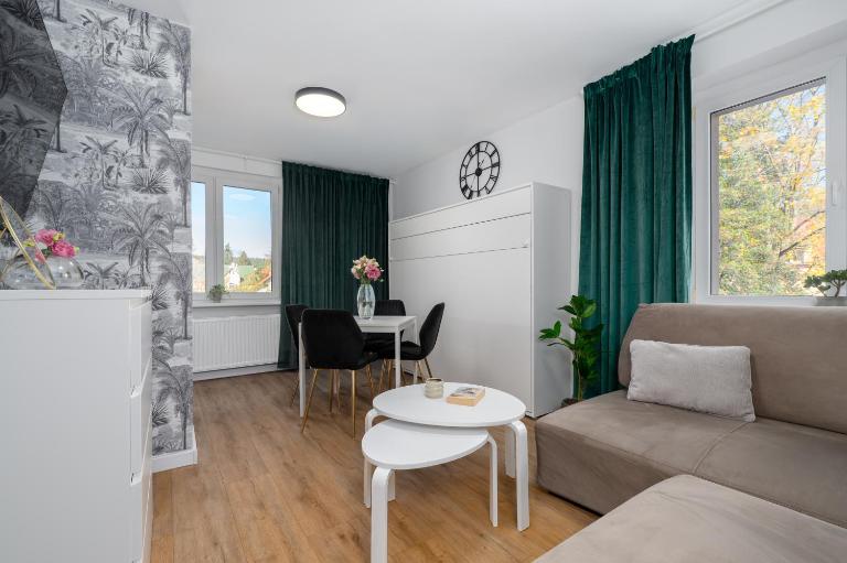 Apartamenty Izerskie Górska 8 - blisko Park i Dom Zdrojowy oraz wyjście na Sky Walk - Bed and Breakfast Świeradów-Zdrój