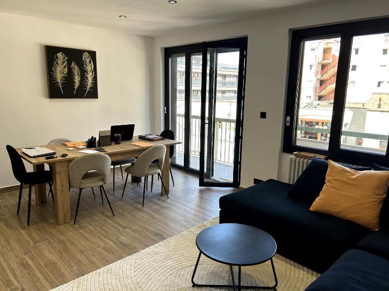 L'Escale Gare Châteaucreux avec Garage - B&B Saint-Etienne