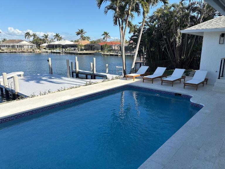 New 3 bed luxury pool home with wide water views 5 minutes to beach - B&B Marco Island