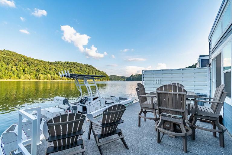 Blue Bayou - Floating House on Lake Cumberland - Chambres d'hôtes Russell Springs