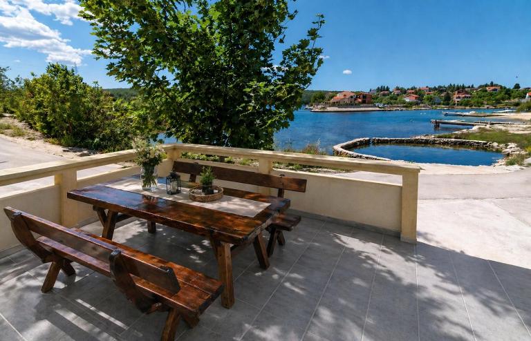 Apartman Doris With Seaview - Chambres d'hôtes Kruševo