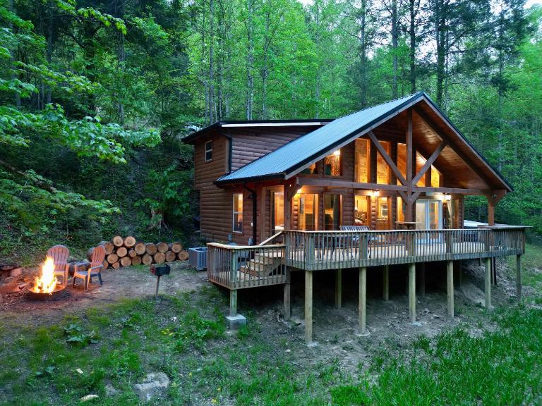 Spirit Lake Manor - Private - Hot Tub - RRG - B&B Rogers