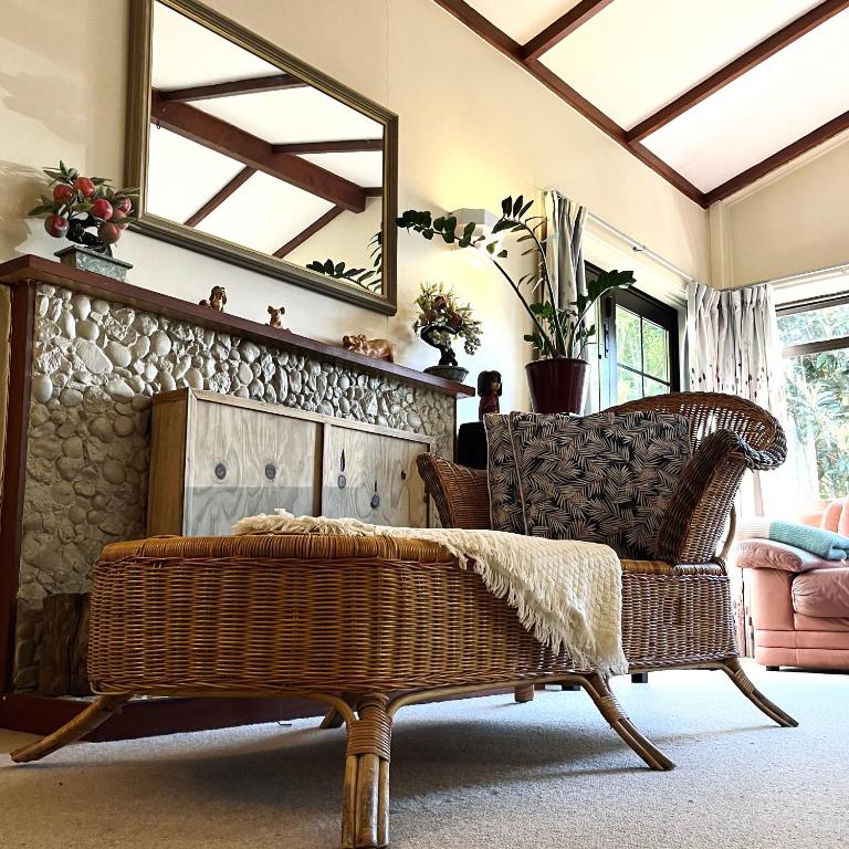 Peaceful Green Bay Charmer - B&B Auckland