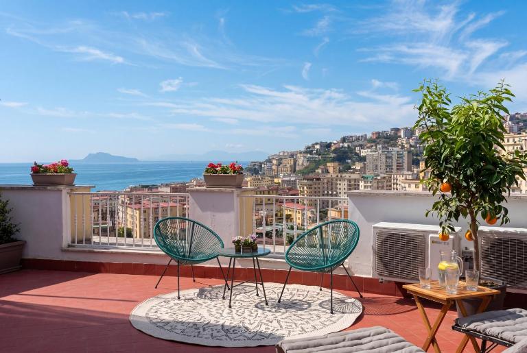 Lemor - Chiaia Luxury Apartments - B&B Napoli