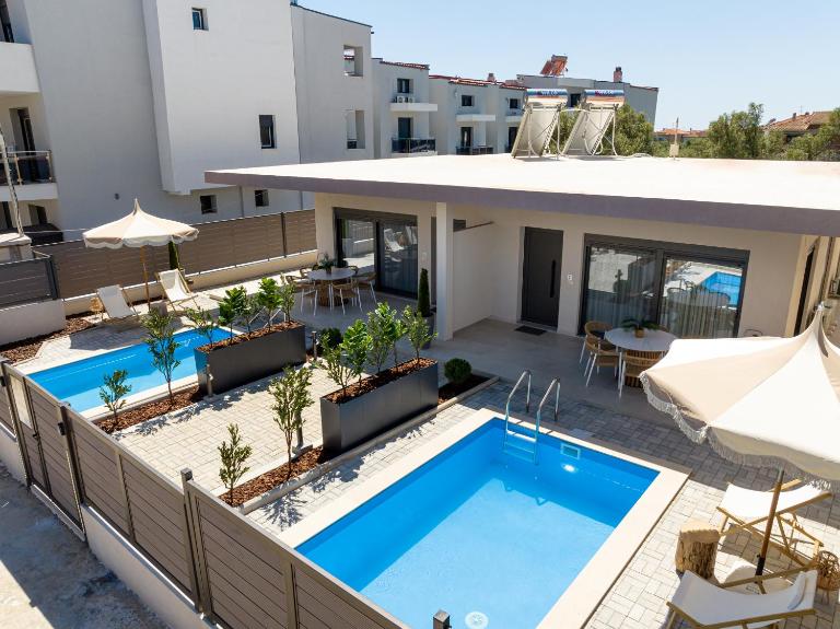 Olivio 4 Seasons Villas - Chambres d'hôtes Néa Moudhaniá