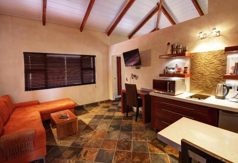 Hartmann Suites Serviced Self-Catering Apartments - B&B Windhoek