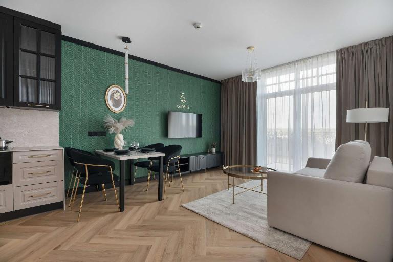 Eleganckie Apartamenty Blisko Tężni Solankowych z Balkonem i Klimatyzacją by Renters Prestige - B&B Ciechocinek
