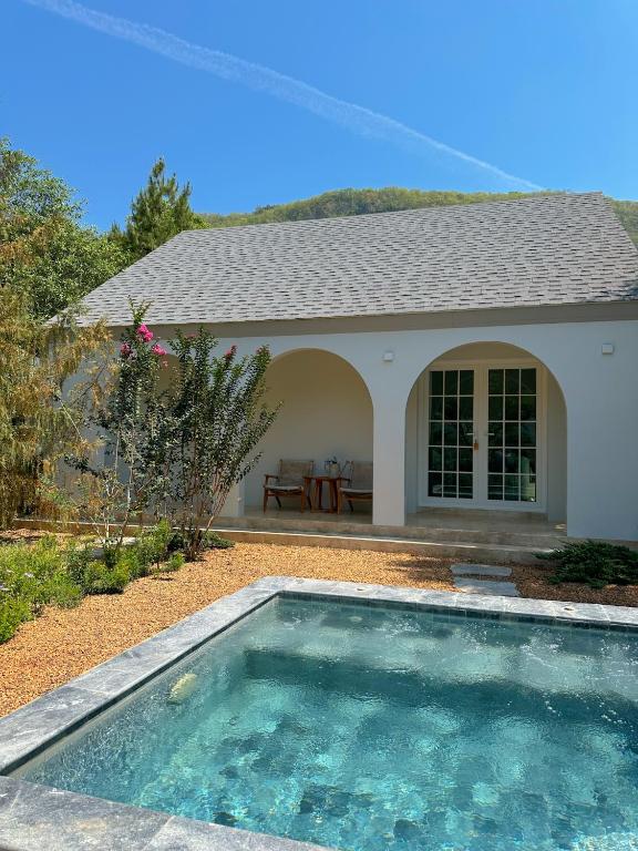 Pasom Khaoyai - Private Onsen Villa with Mountain View - B&B Mae Sai