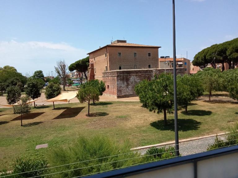 BILOCALE a MARINA DI GROSSETO DAVANTI ALLA FORTEZZA - B&B Grosseto