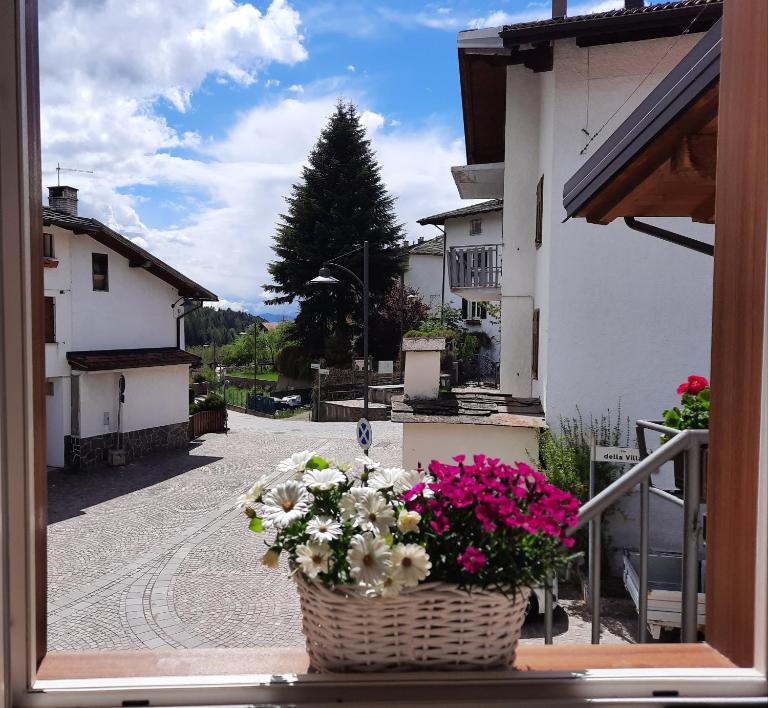Casa Lucia vista piazzetta Tressilla - Chambres d'hôtes Baselga di Pinè