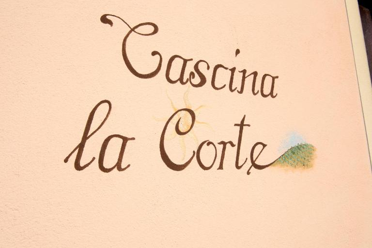 Cascina La Corte - B&B Neive