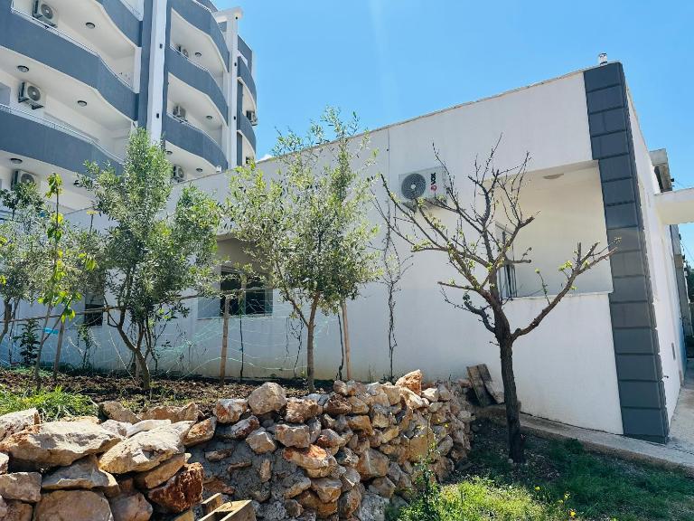 Garden studio apartmans - Bed and Breakfast Dobra Voda