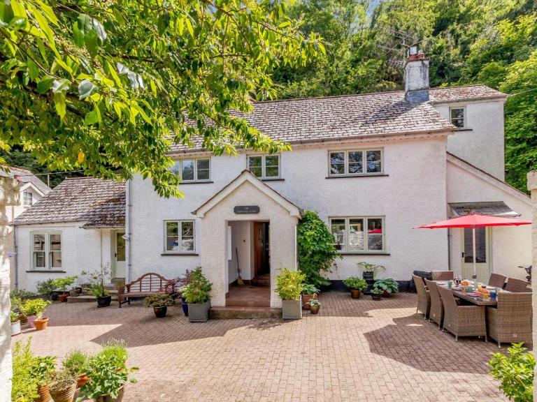 4 Bed in Abergavenny oc-bn243 - Bed and Breakfast Llanwenarth