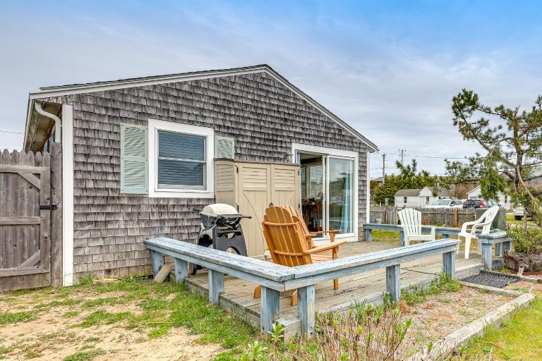 Walk to Beach & Pool! East End P-Town Condo - B&B Provincetown