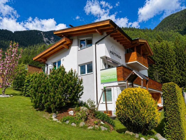 Haus Matthias - B&B Umhausen